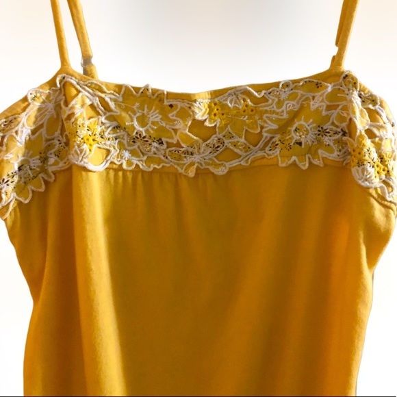 Maurices Super Cute BOHO Yellow Top w/Adjustable Straps & Floral Crochet Details - Picture 1 of 3